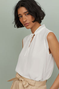 Blouse à col plissé